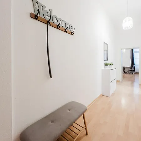 In Der - Zwischen Stadion, Arena, Zoo